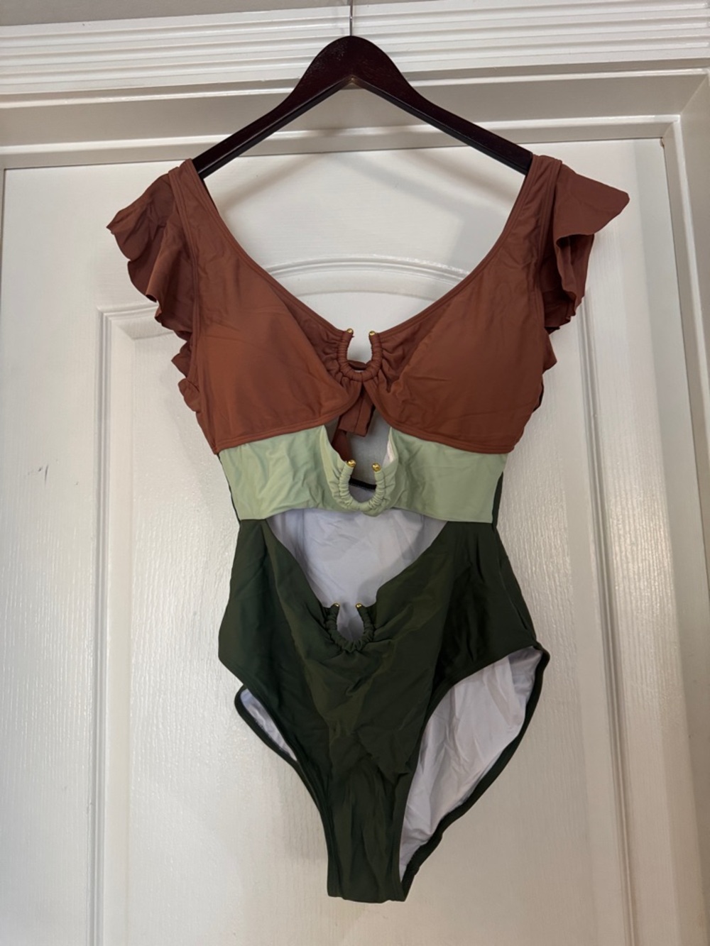 B2prity One Piece Swimsuit Ruffle Cut Out Cut Out Green Brown Colorblock XL NWT - Picture 2 of 7